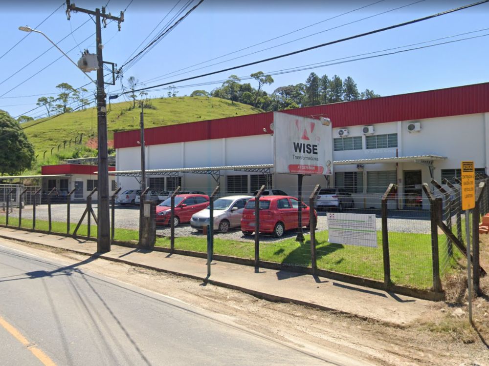 Onde comprar transformador: fachada de indústria especializada na fabricação e comercialização de transformadores elétricos.